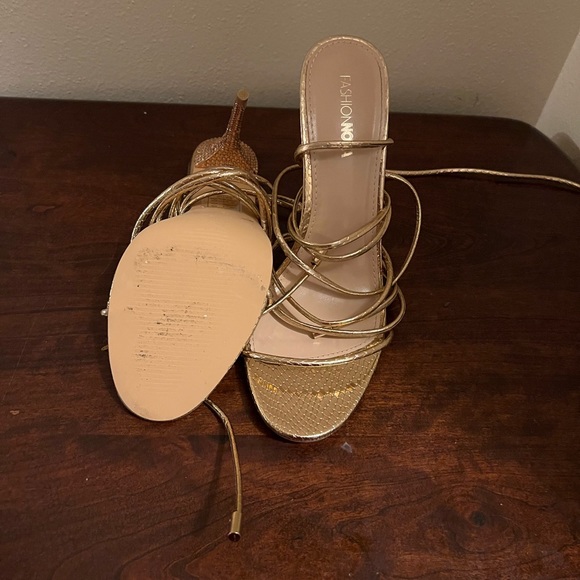 Gold, Strappy, tie up heeled sandal from Fashion Nova size 9. - Picture 7 of 7